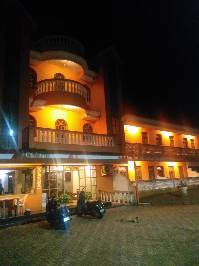 Palm Grove Hotel Кавелосим Екстериор снимка
